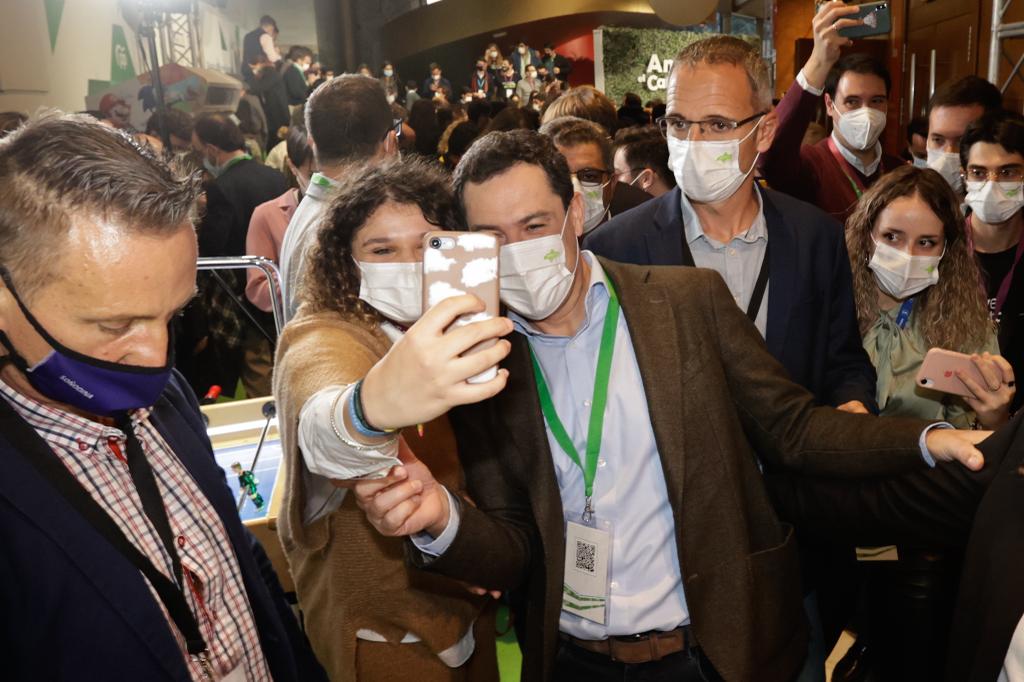 Ambiente en el congreso del PP andaluz en el Palacio de Congresoos