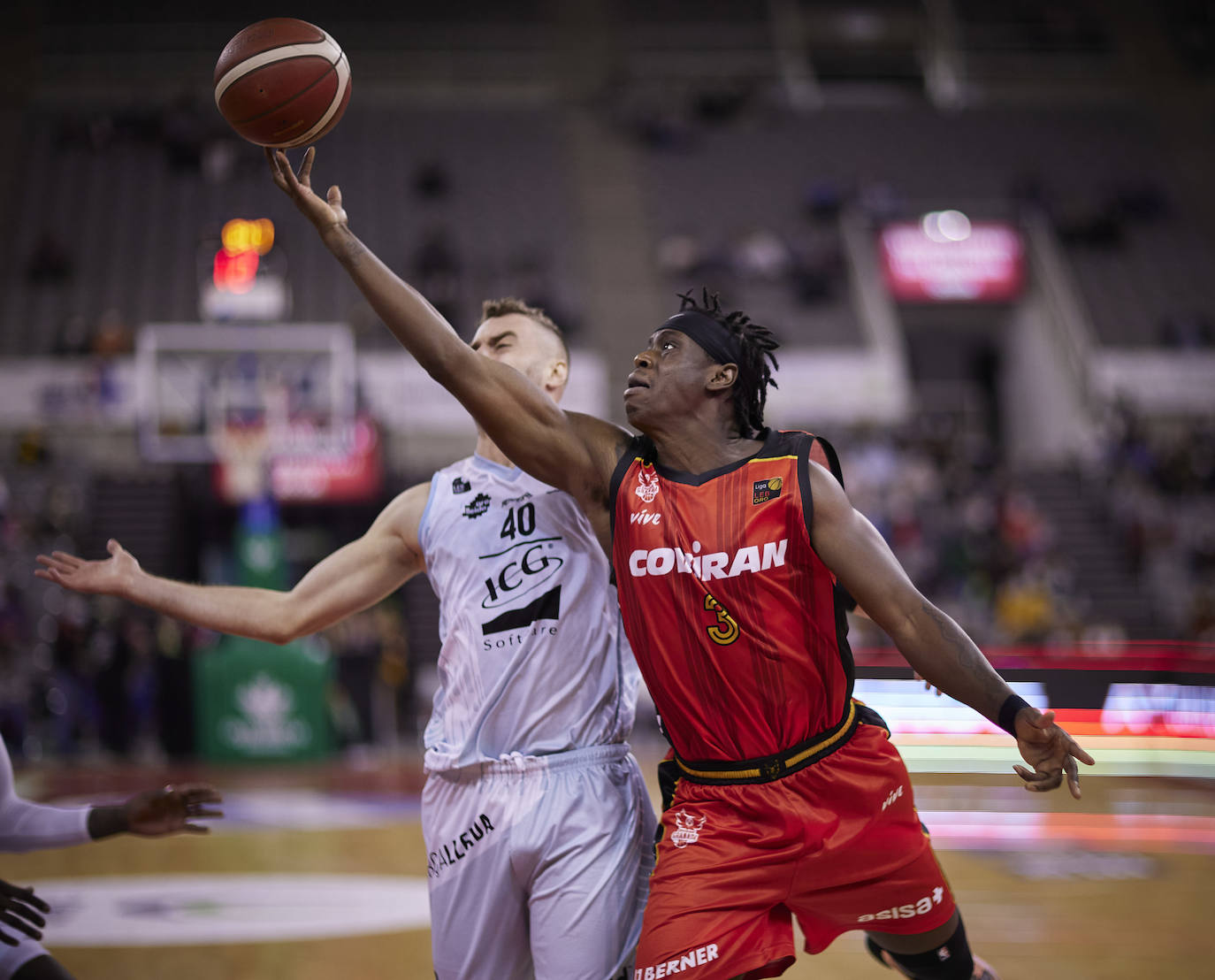 Jugadas del partido entre el Covirán y el Lleida