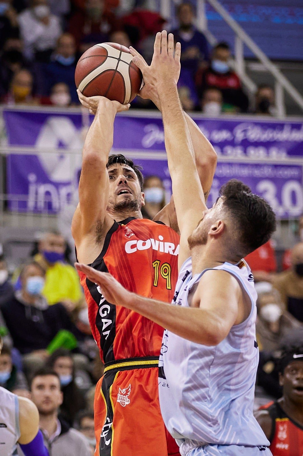 Jugadas del partido entre el Covirán y el Lleida