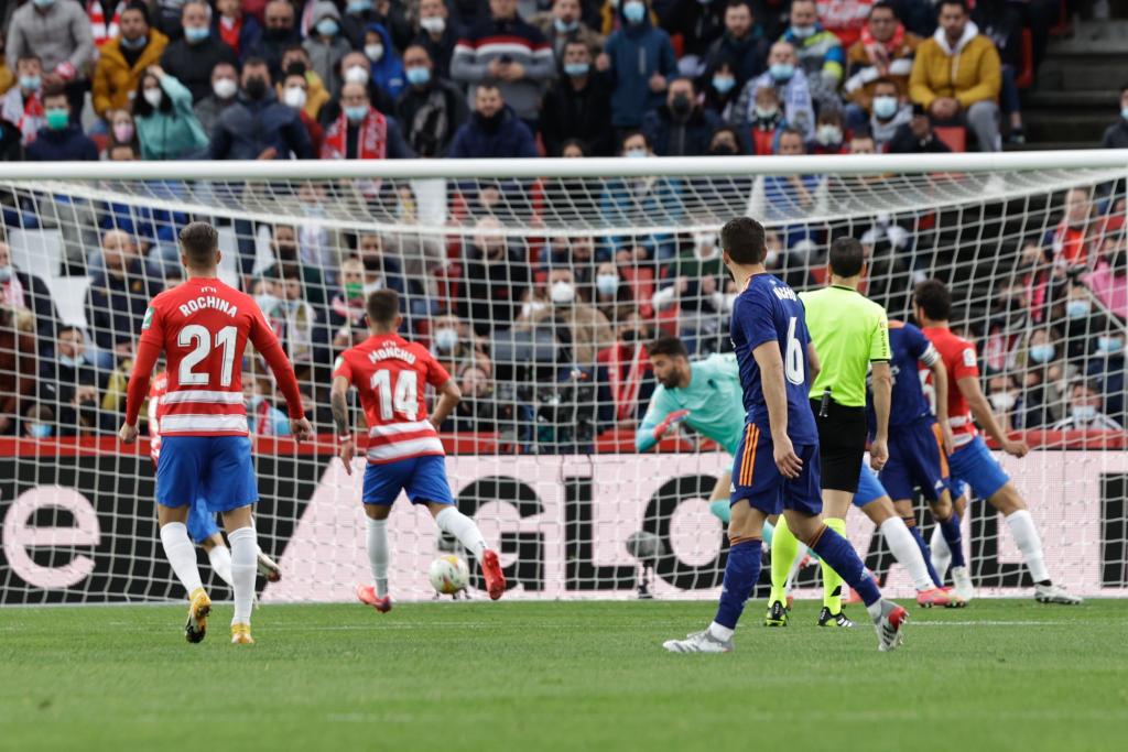 Las imágenes de la victoria del Real Madrid en Los Cármenes