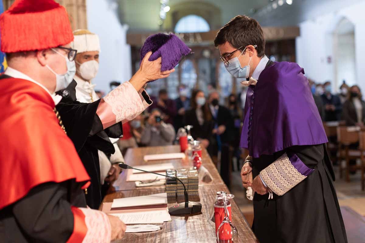 La UGR celebra el acto de investidura de sus nuevos doctores.