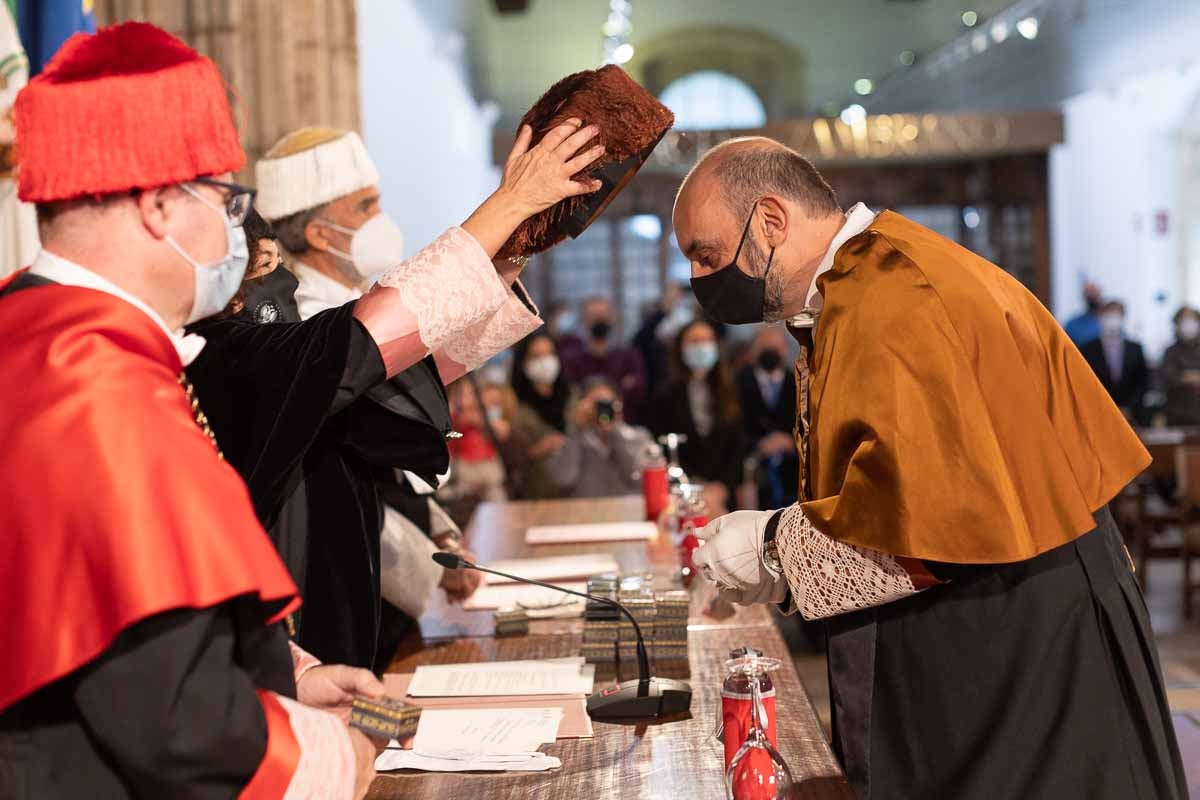 La UGR celebra el acto de investidura de sus nuevos doctores.