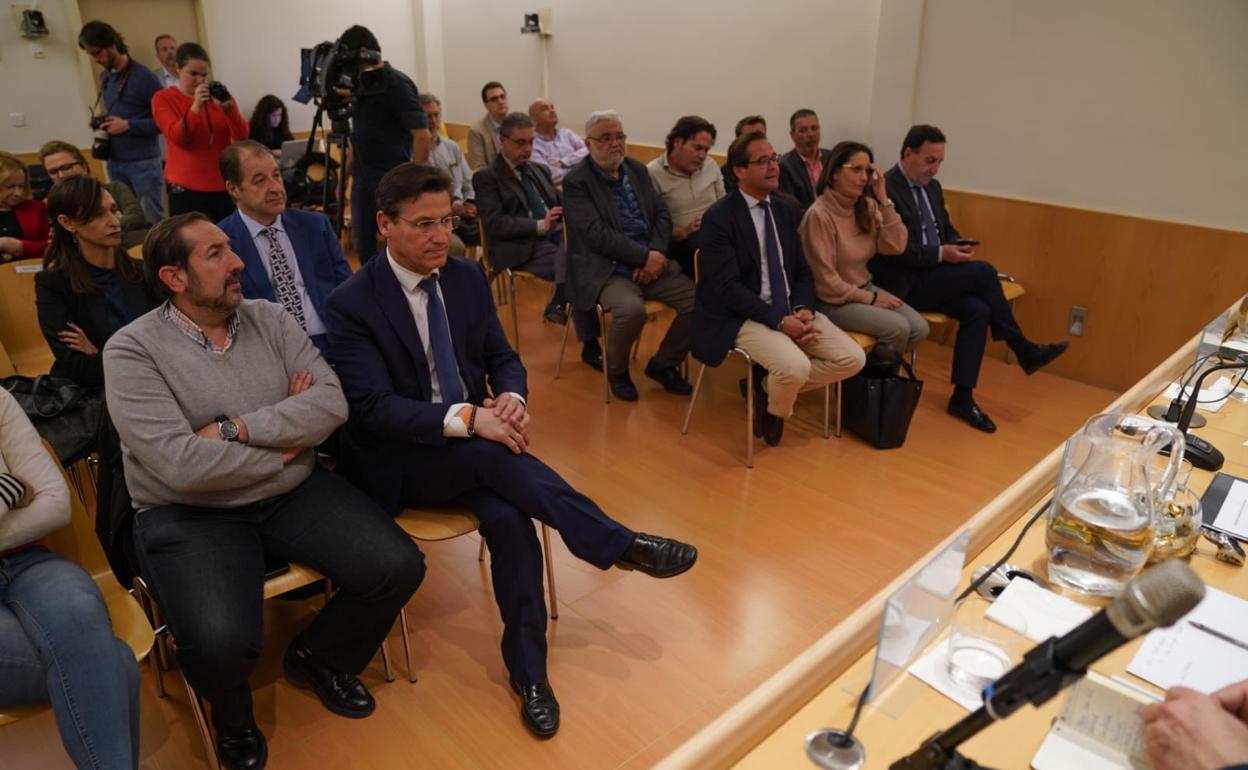 El exalcalde y actual responsable de GRX2031, Luis Salvador, en la última reunión pública sobre la candidatura granadina