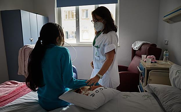 Una paciente del área de hospitalización de la unidad de TCA del Virgen de las Nieves. 