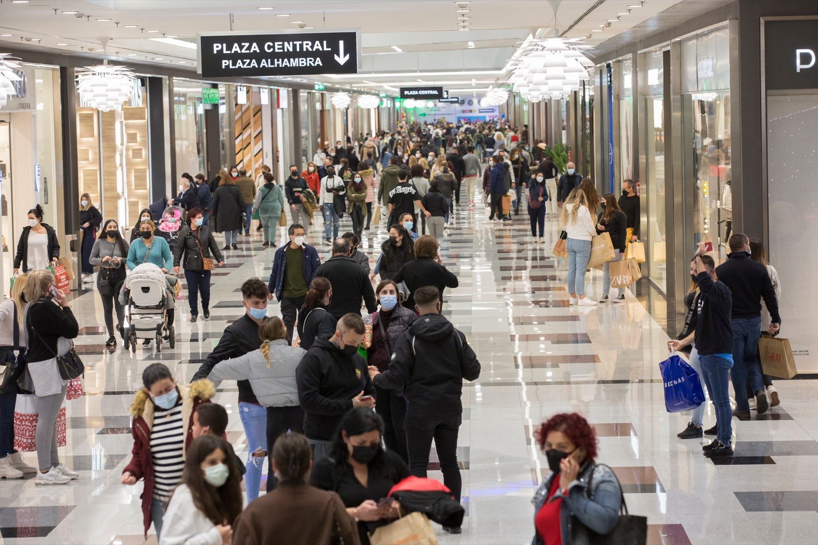 Fotos: Miles de personas en el Black Friday del Nevada Shopping