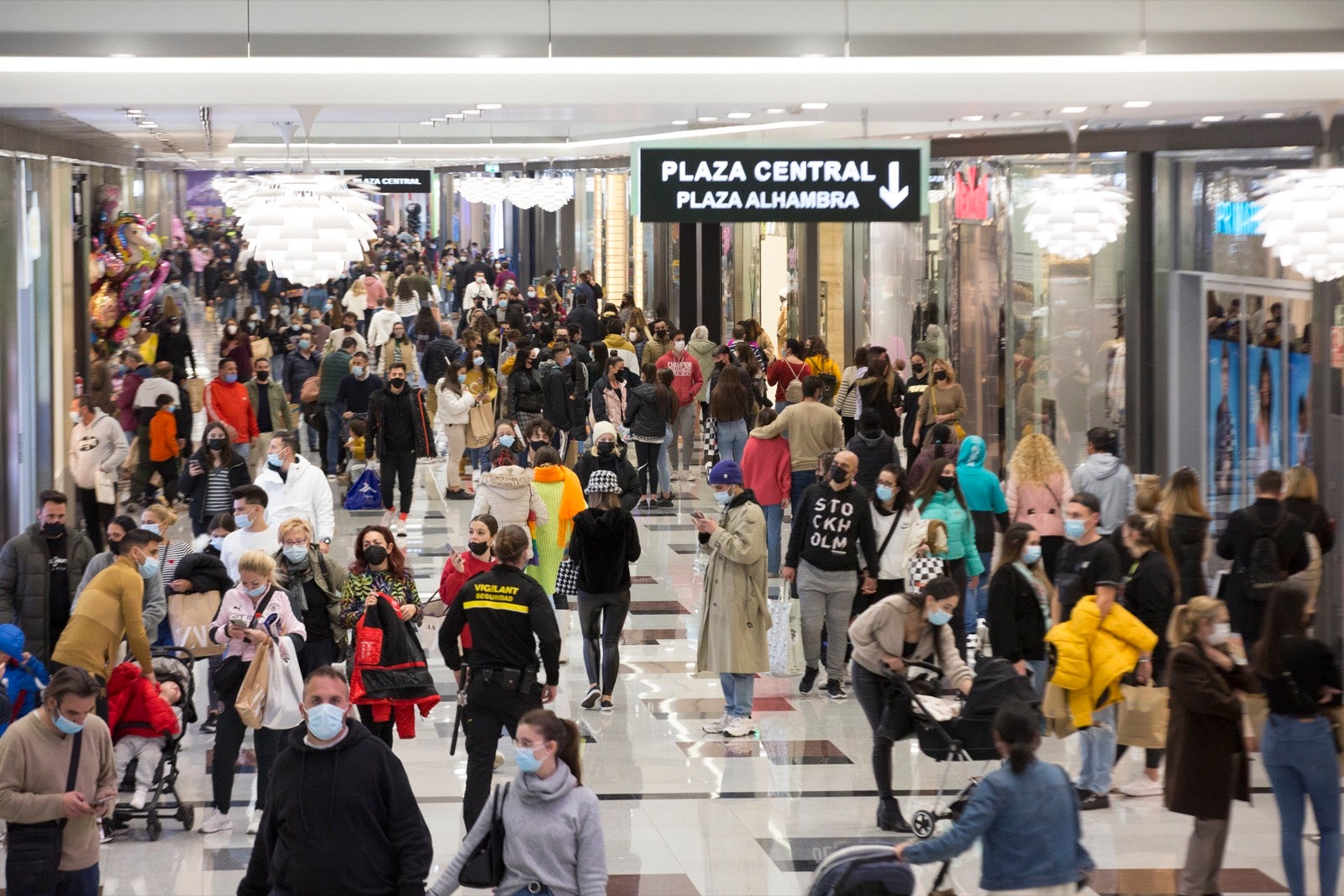 Fotos: Miles de personas en el Black Friday del Nevada Shopping