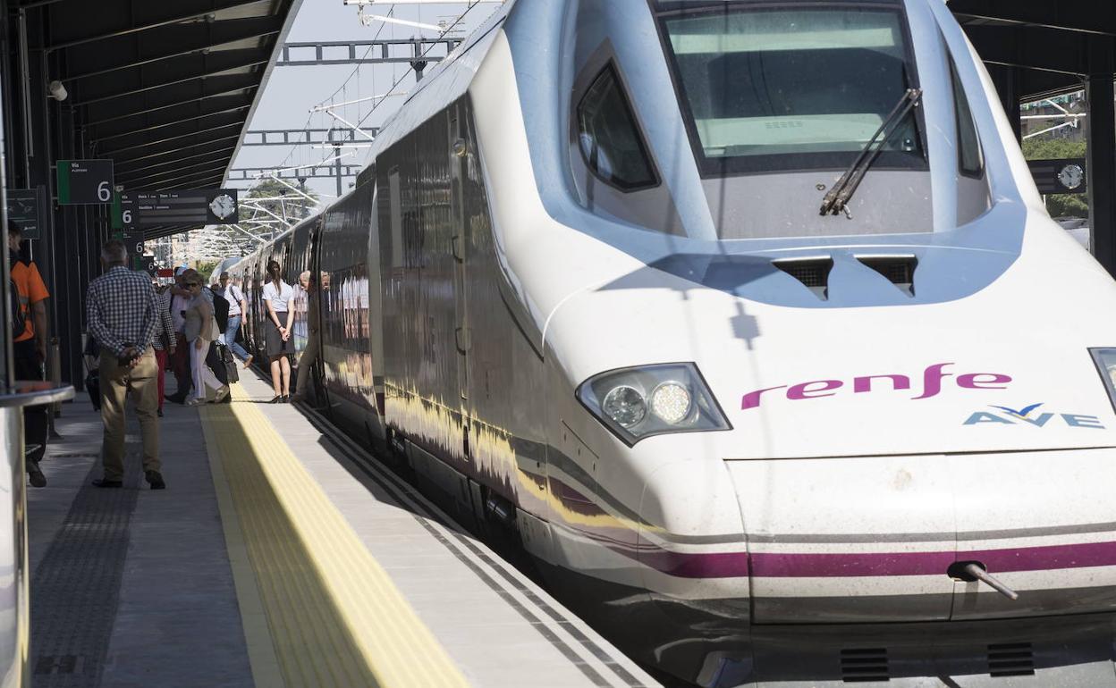 Granada consigue una conexión más de tren con Madrid para impulsar el turismo de fin de semana