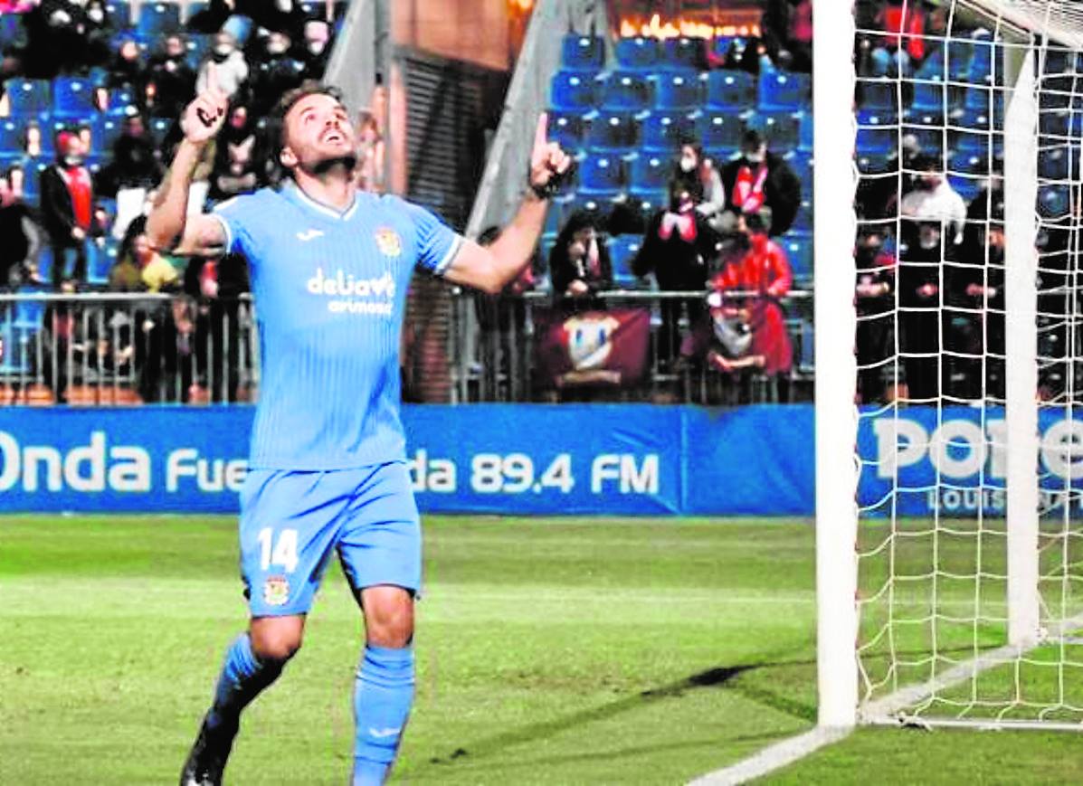 Pedro León, uno de los fichajes del 'Fuenla', está siendo clave en el ataque del equipo.