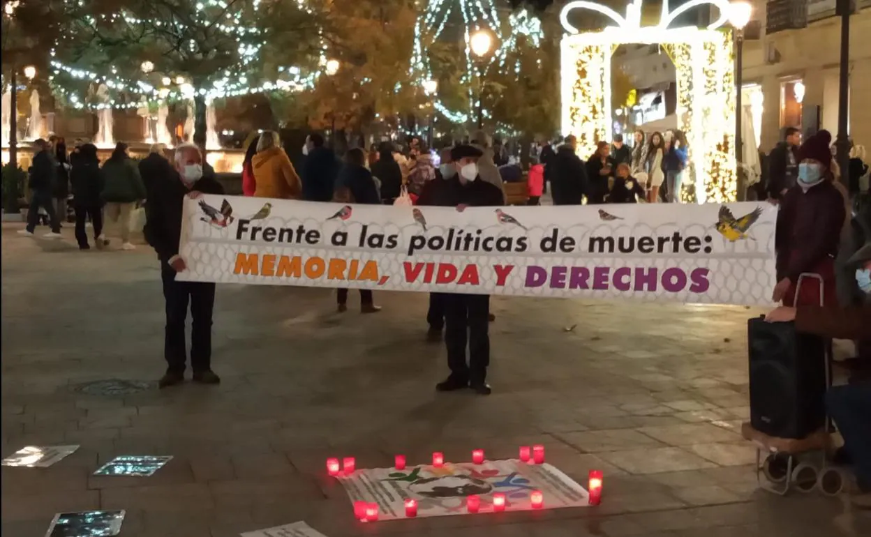 Acto celebrado este viernes en el Centro de Granada en recuerdo del fallecido.