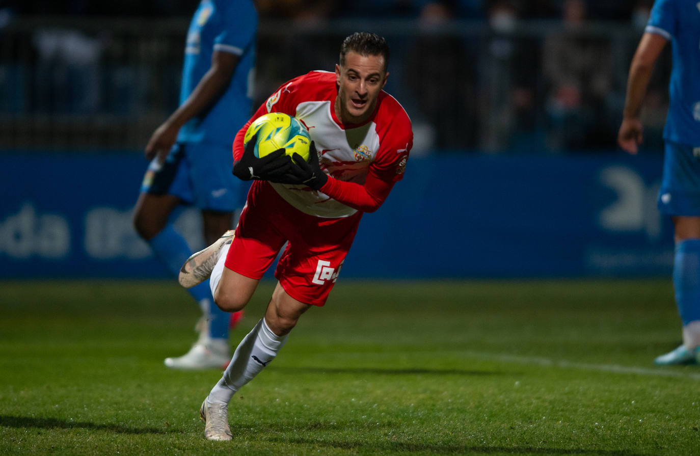 Juan Villar celebra con rabia el gol que sirvió para empatar en Fuenlabrada, el segundo en cinco días. 