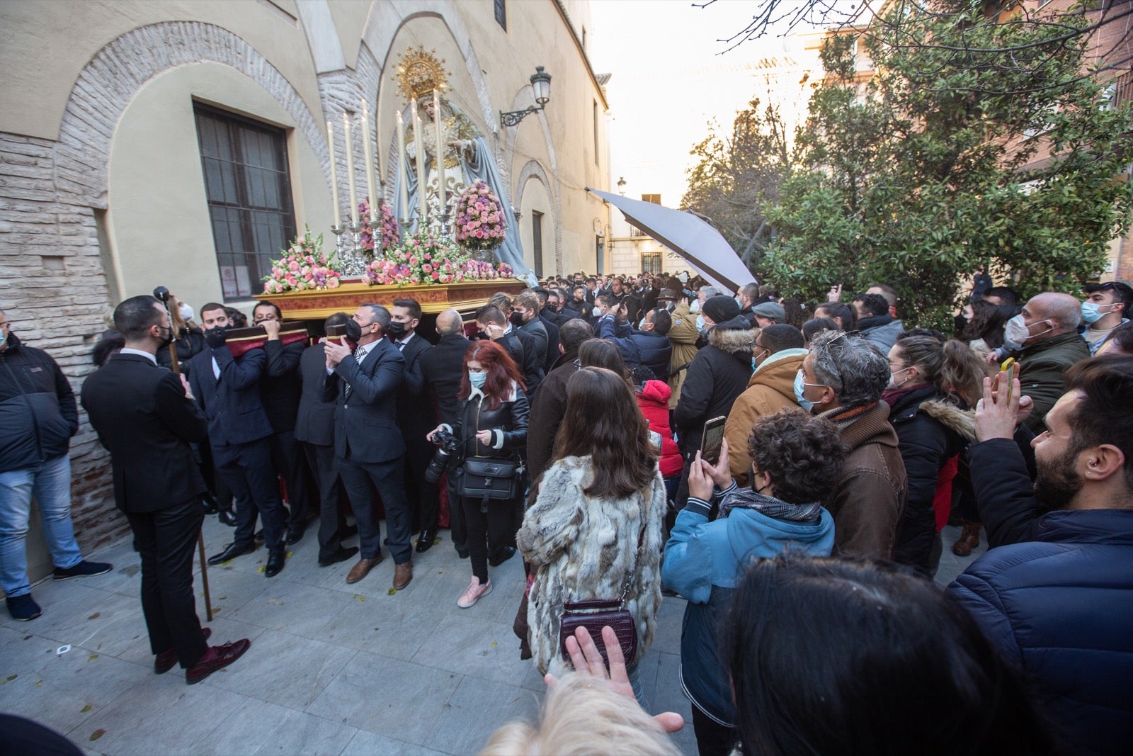 Fotos: Salida extraordinaria de la Virgen de la Encarnación de Granada