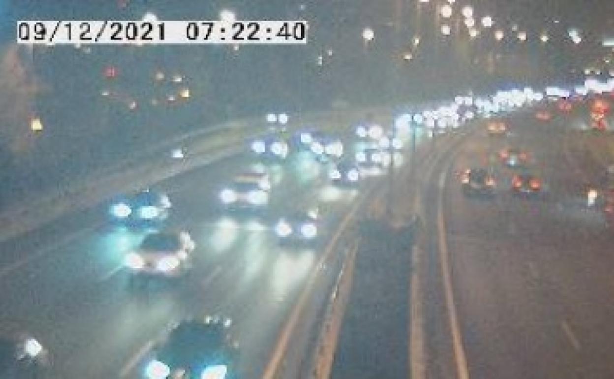 Tráfico en Granada: Importantes atascos en la Circunvalación a la altura de Armilla