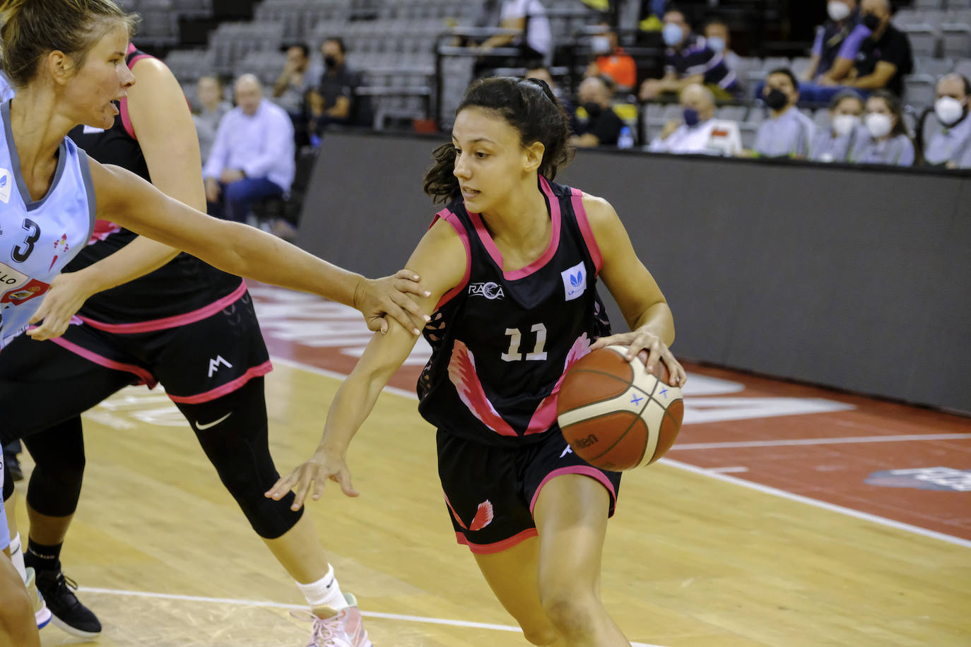 Marina Gea, a la derecha, vive un momento dulce de juego. 