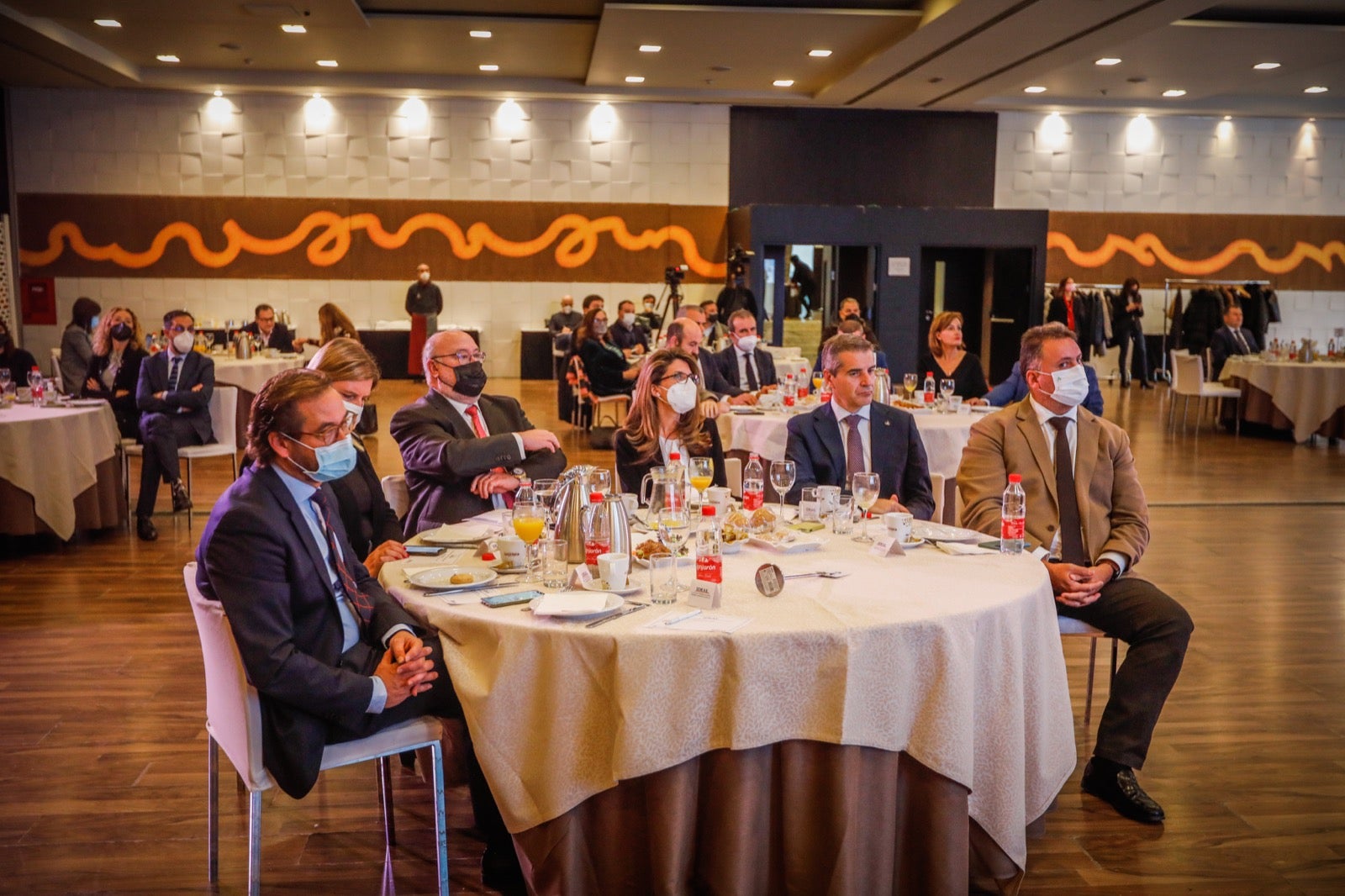 La consejera de Agricultura ha abordado este viernes los retos del sector agrícola en Granada y Andalucía