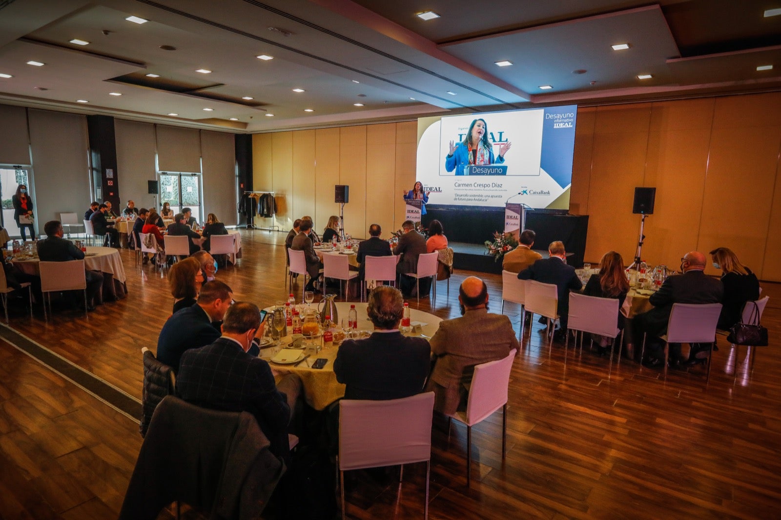 La consejera de Agricultura ha abordado este viernes los retos del sector agrícola en Granada y Andalucía