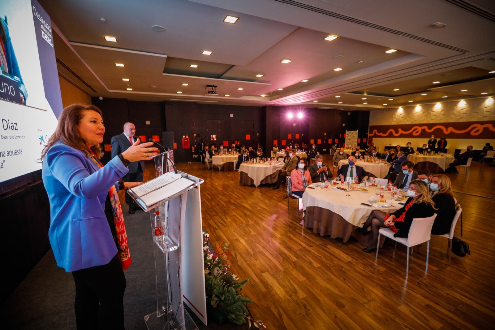 La consejera de Agricultura ha abordado este viernes los retos del sector agrícola en Granada y Andalucía