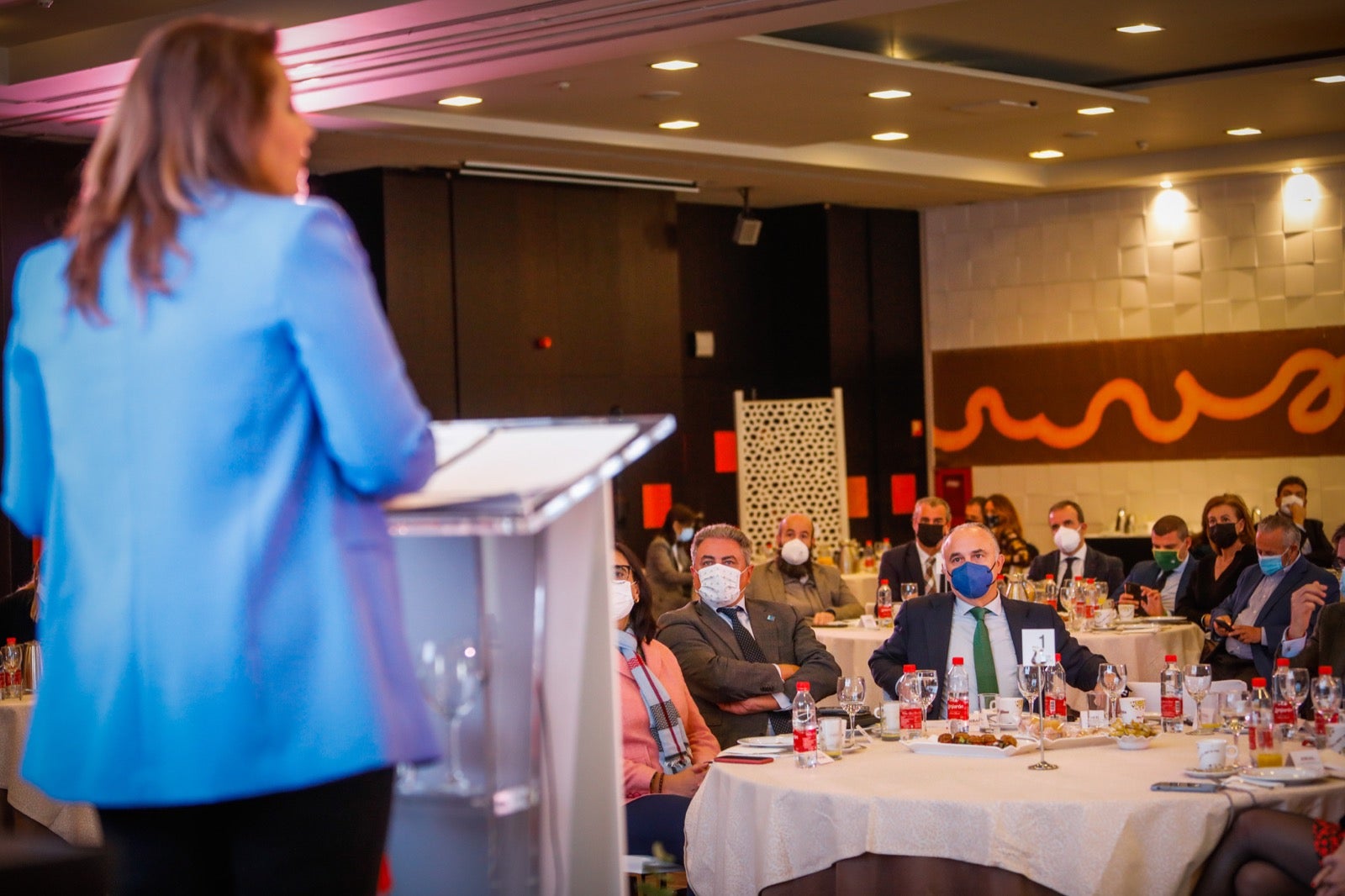 La consejera de Agricultura ha abordado este viernes los retos del sector agrícola en Granada y Andalucía