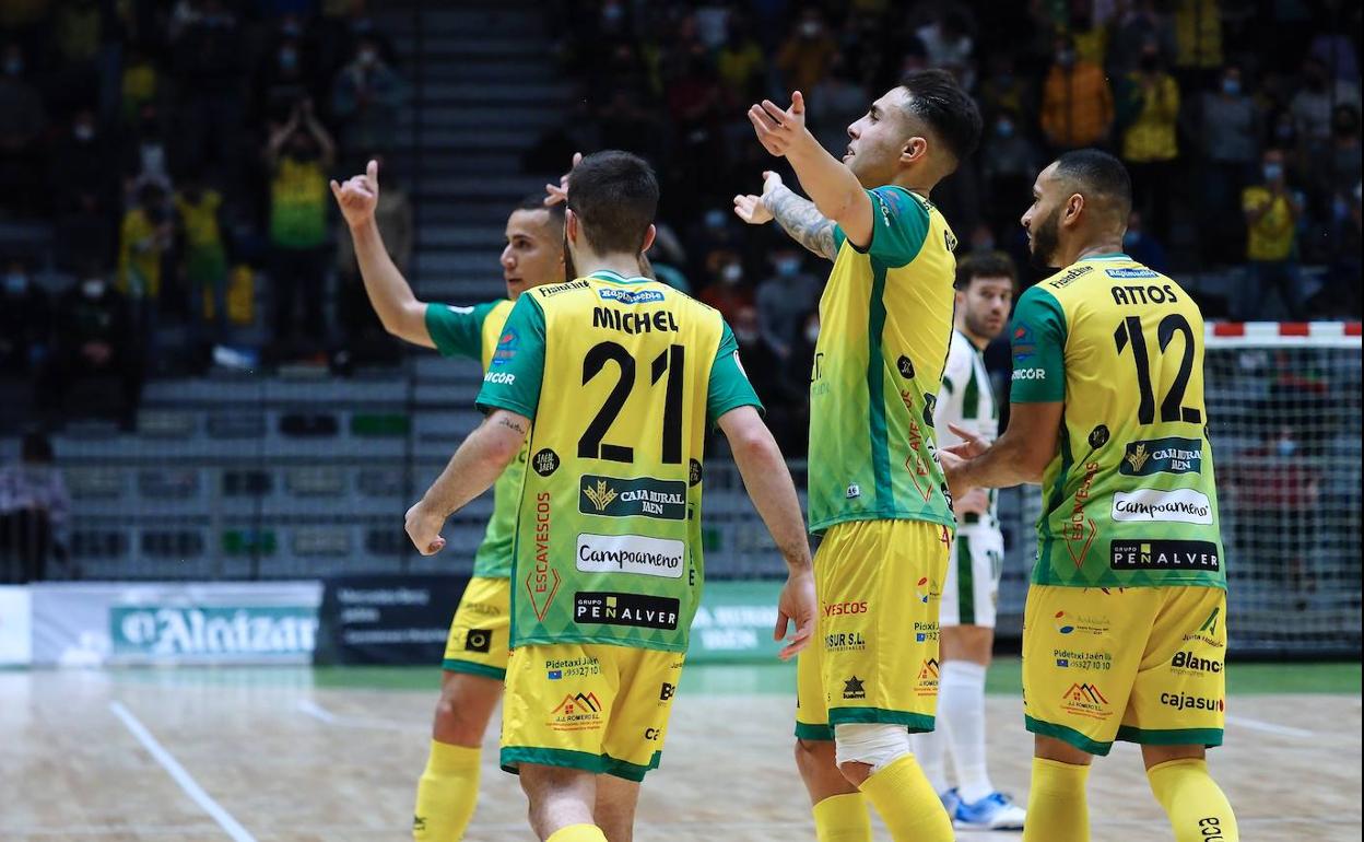 Los jugadores amarillos juegan hoy sábado en el Olivo Arena. 