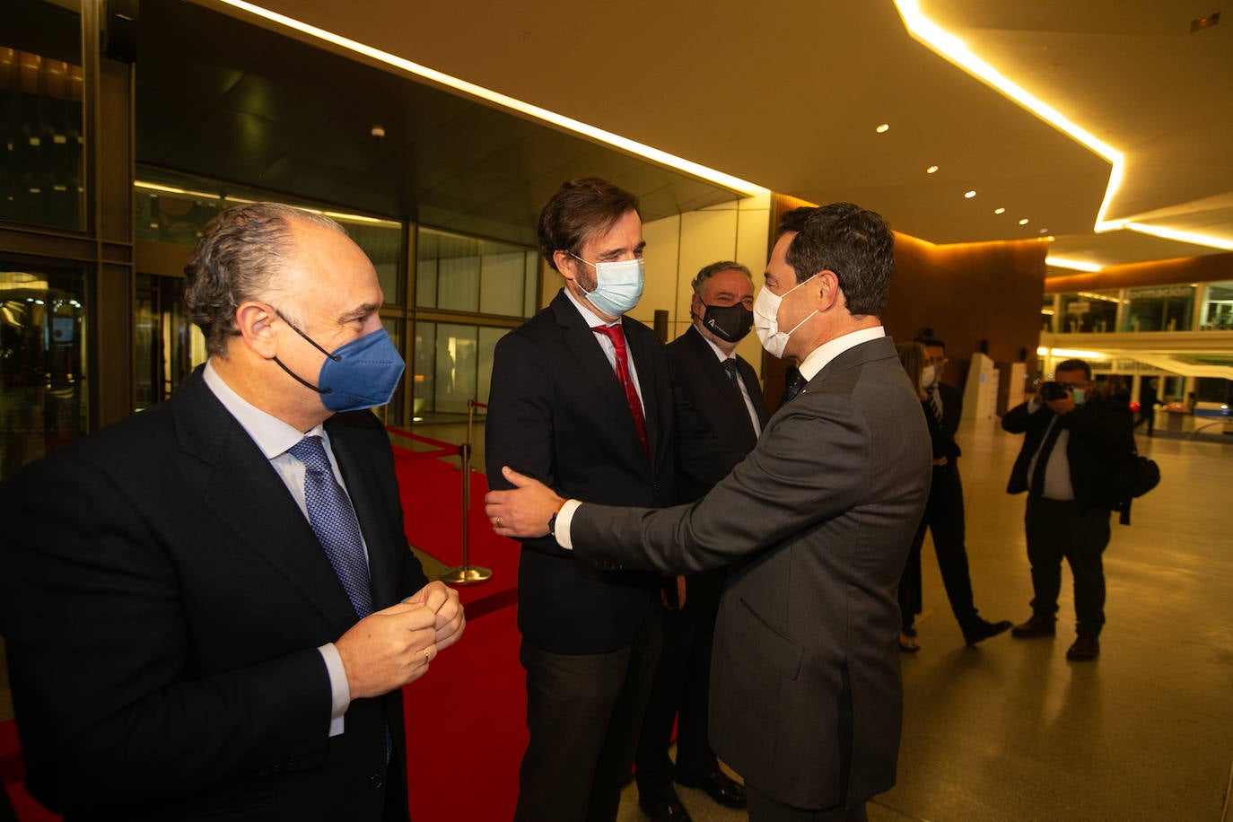 Homenajeados, autoridades e invitados en la gala de entrega de los Premios Ideales 2021.