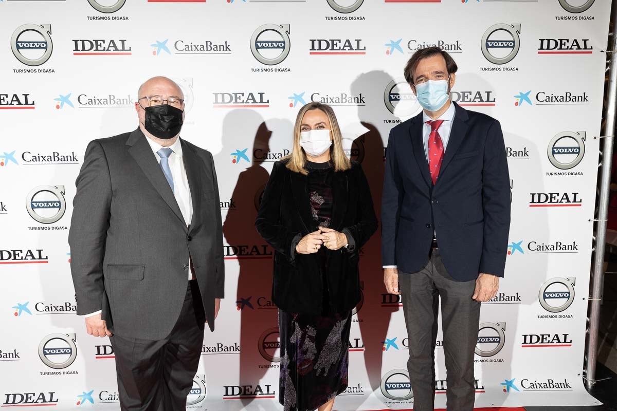 Homenajeados, autoridades e invitados en la gala de entrega de los Premios Ideales 2021.