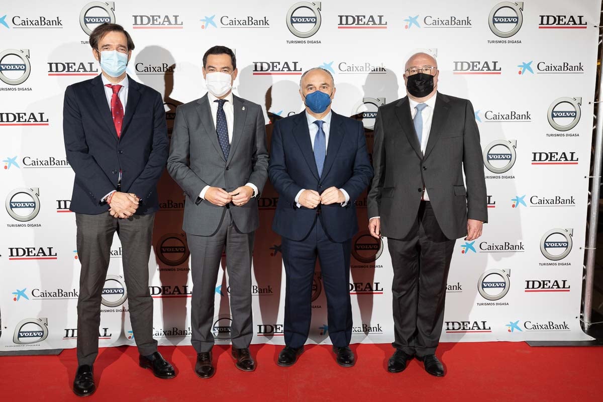 Homenajeados, autoridades e invitados en la gala de entrega de los Premios Ideales 2021.