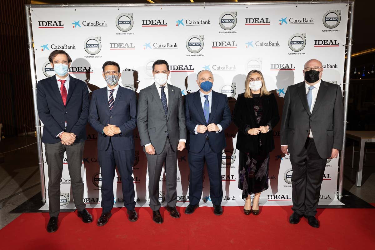 Homenajeados, autoridades e invitados en la gala de entrega de los Premios Ideales 2021.