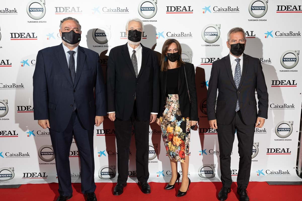 Homenajeados, autoridades e invitados en la gala de entrega de los Premios Ideales 2021.