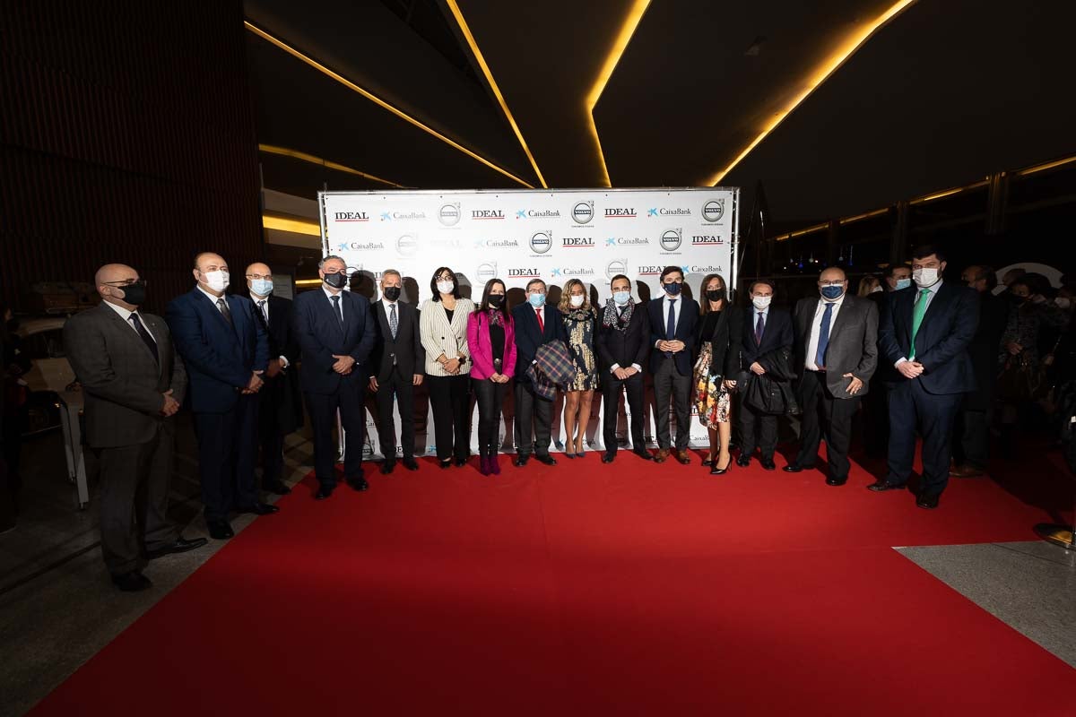 Homenajeados, autoridades e invitados en la gala de entrega de los Premios Ideales 2021.