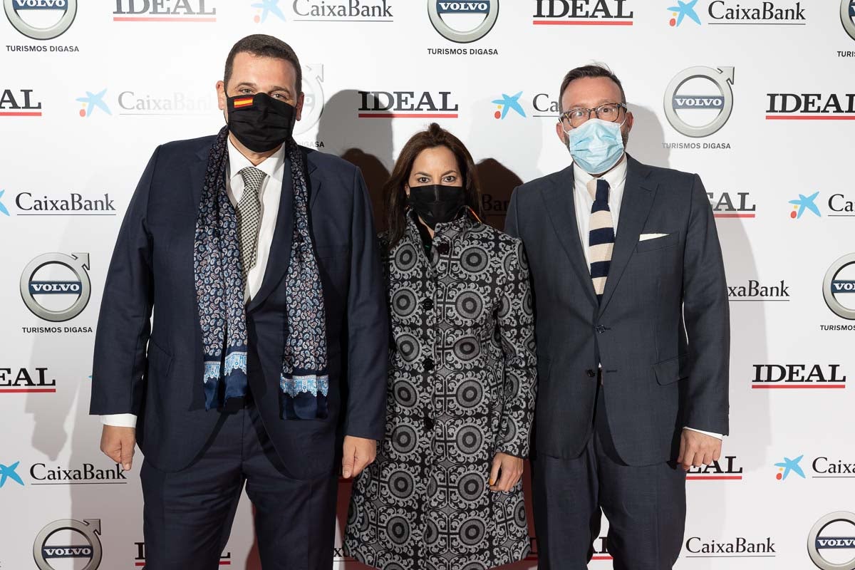 Homenajeados, autoridades e invitados en la gala de entrega de los Premios Ideales 2021.