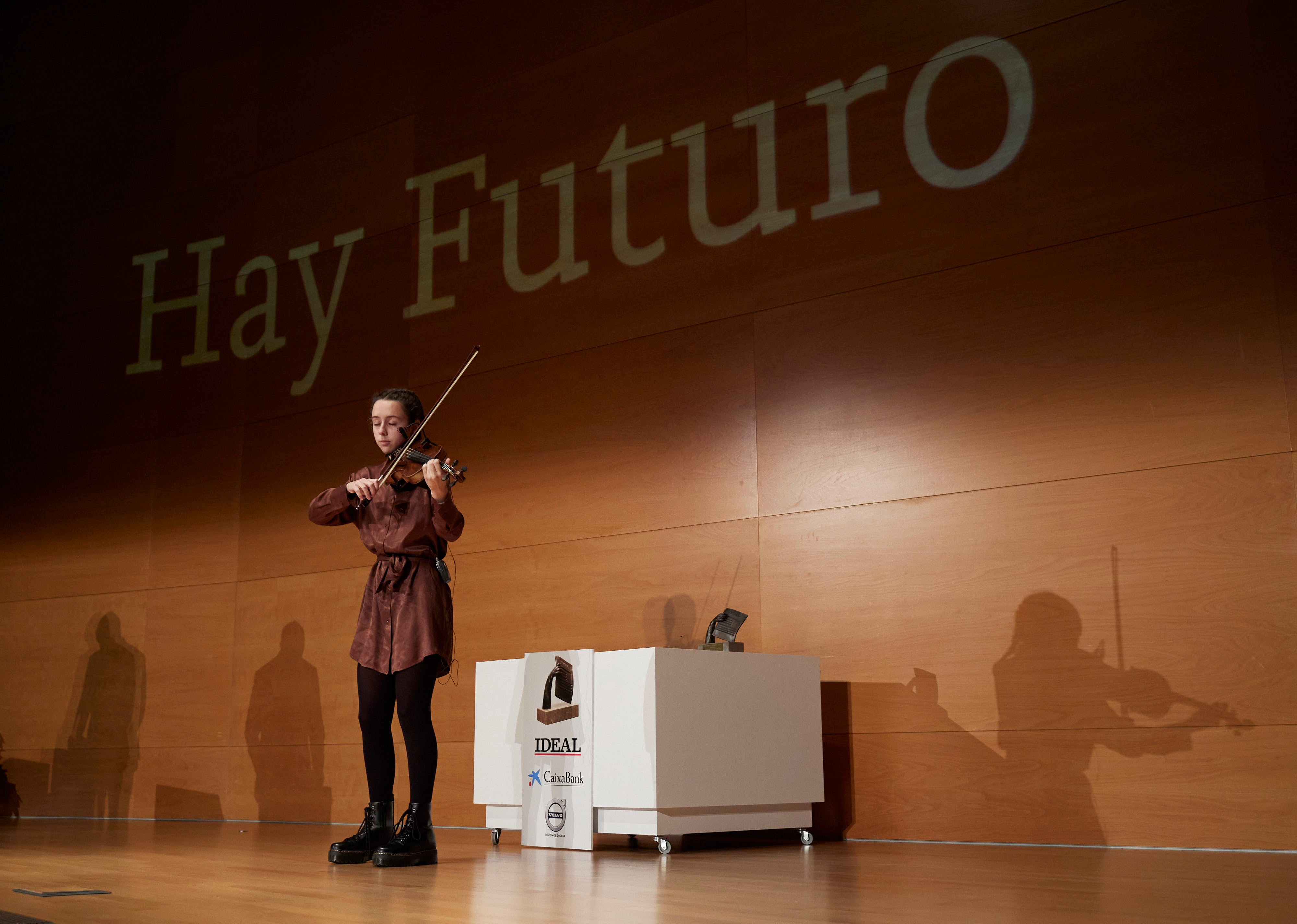 Homenajeados, autoridades e invitados en la gala de entrega de los Premios Ideales 2021.