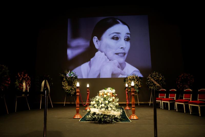 Una foto de la actriz preside la capilla ardiente de Verónica Forqué.