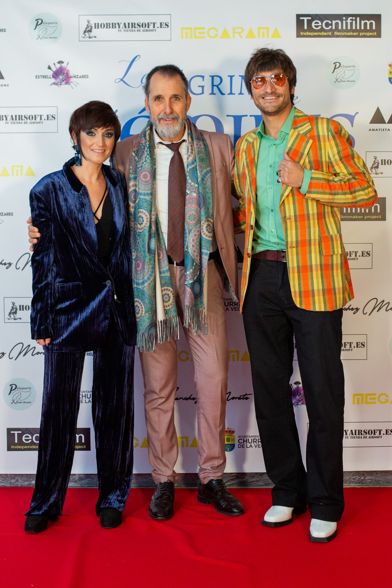 EL director de cine Juanfran López, segundo por la izquierda, junto a uno de los actores y los miembros de Pelomono, autores de parte de la BSO. 