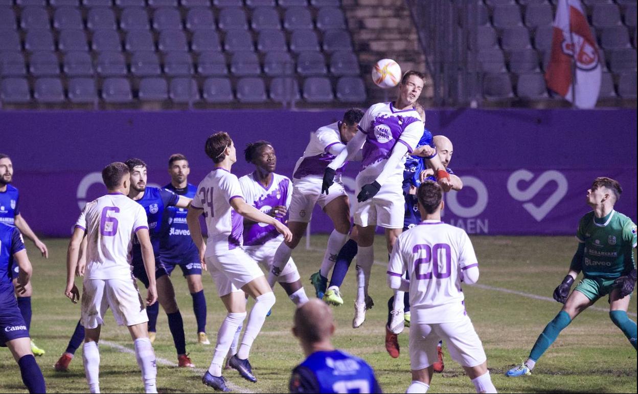 El Real Jaén termina el año en el feudo del Atlético Malagueño