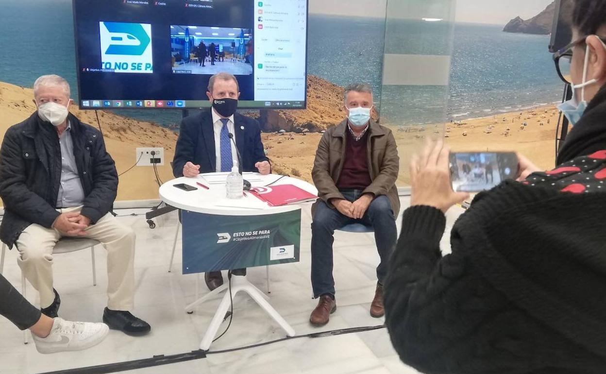 «No podemos decir que las obras del AVE en Almería están paradas, pero es un engañabobos«, dice Jerónimo Parra