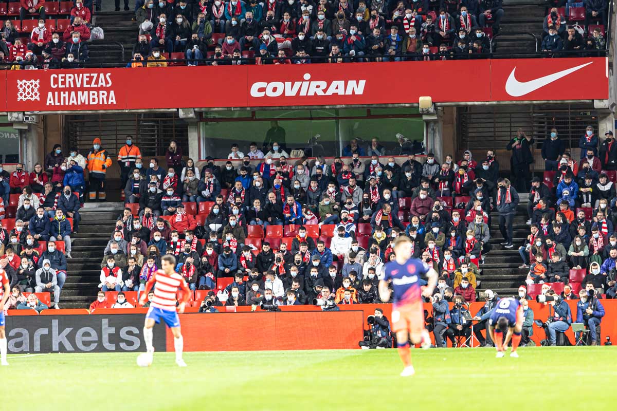 Fotos: Encuéntrate en la grada del Granada-Atlético de Madrid