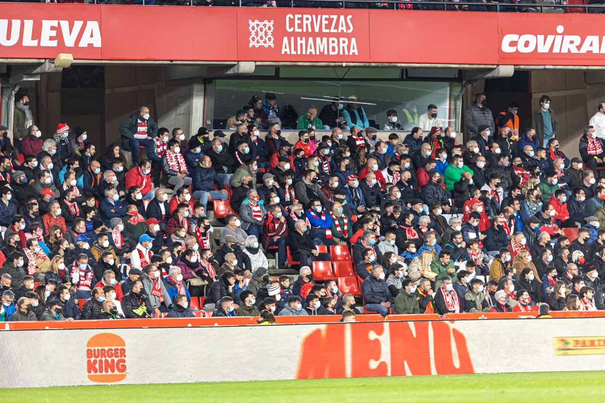 Fotos: Encuéntrate en la grada del Granada-Atlético de Madrid