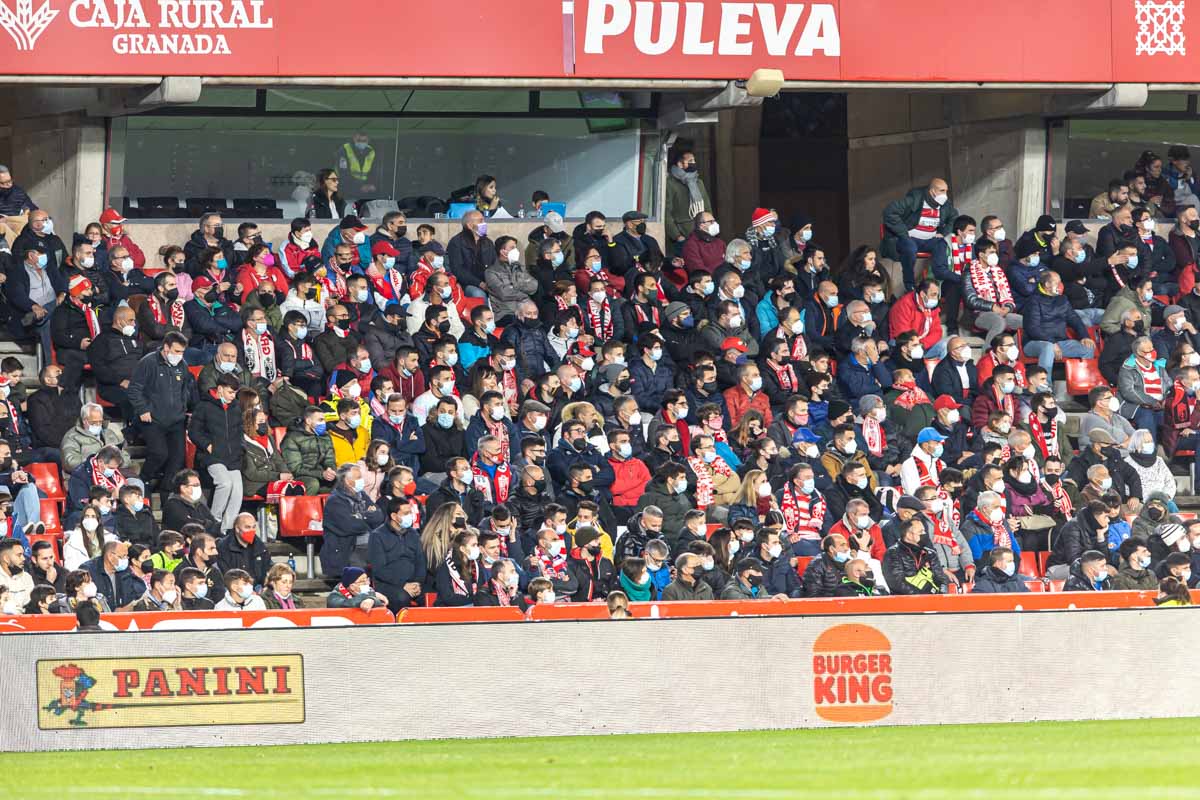 Fotos: Encuéntrate en la grada del Granada-Atlético de Madrid