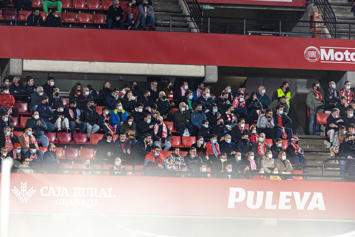 Fotos: Encuéntrate en la grada del Granada-Atlético de Madrid