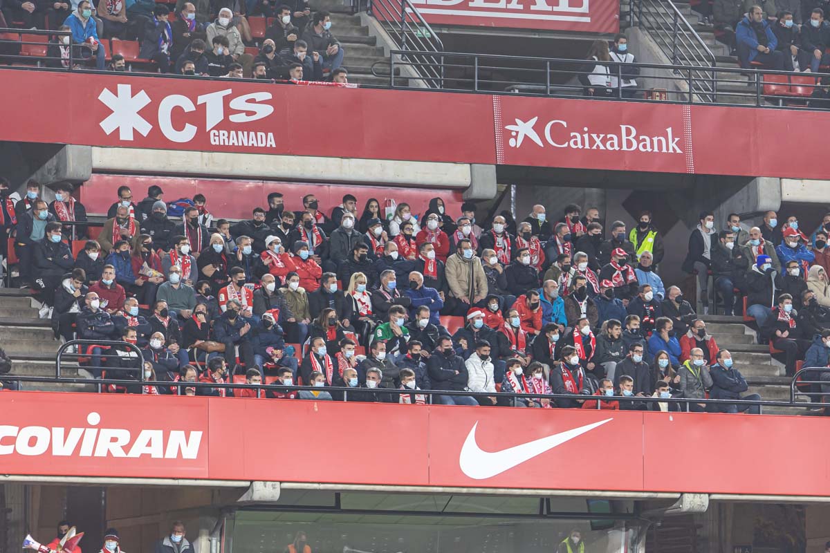 Fotos: Encuéntrate en la grada del Granada-Atlético de Madrid