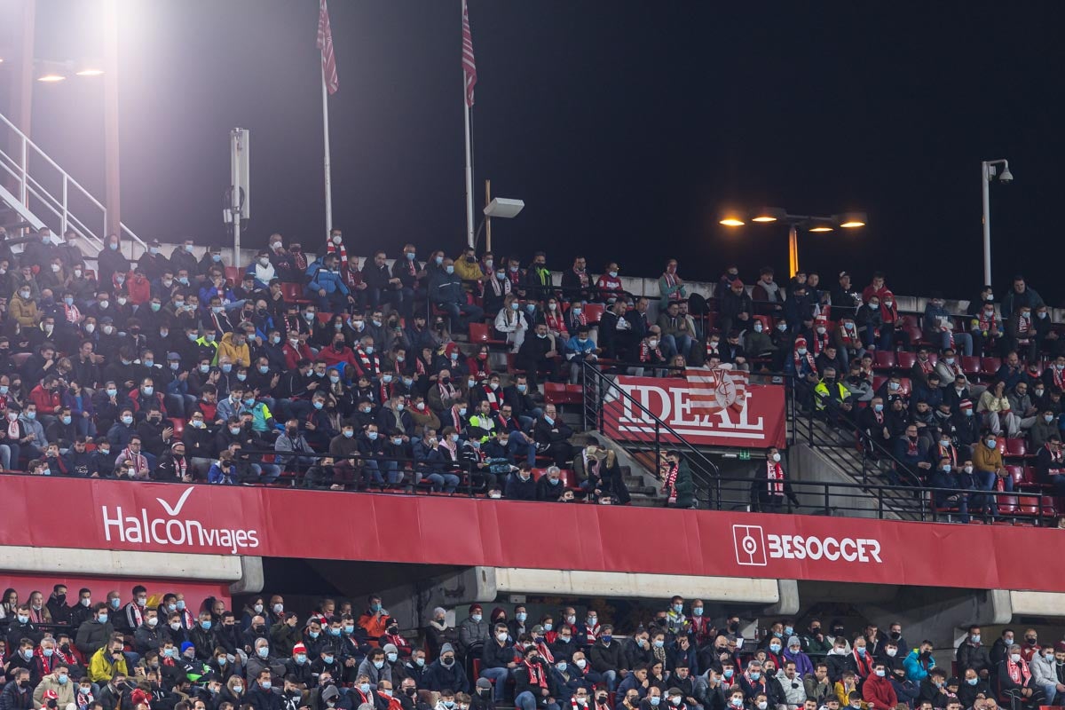 Fotos: Encuéntrate en la grada del Granada-Atlético de Madrid