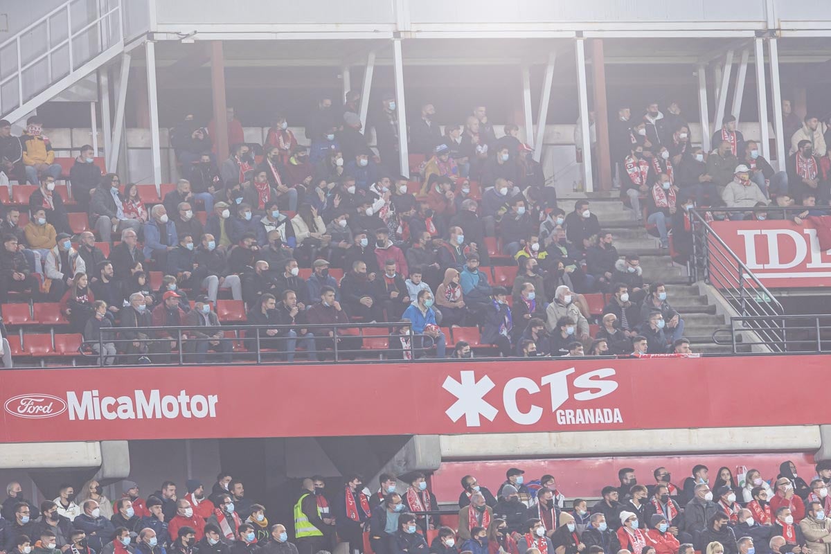 Fotos: Encuéntrate en la grada del Granada-Atlético de Madrid