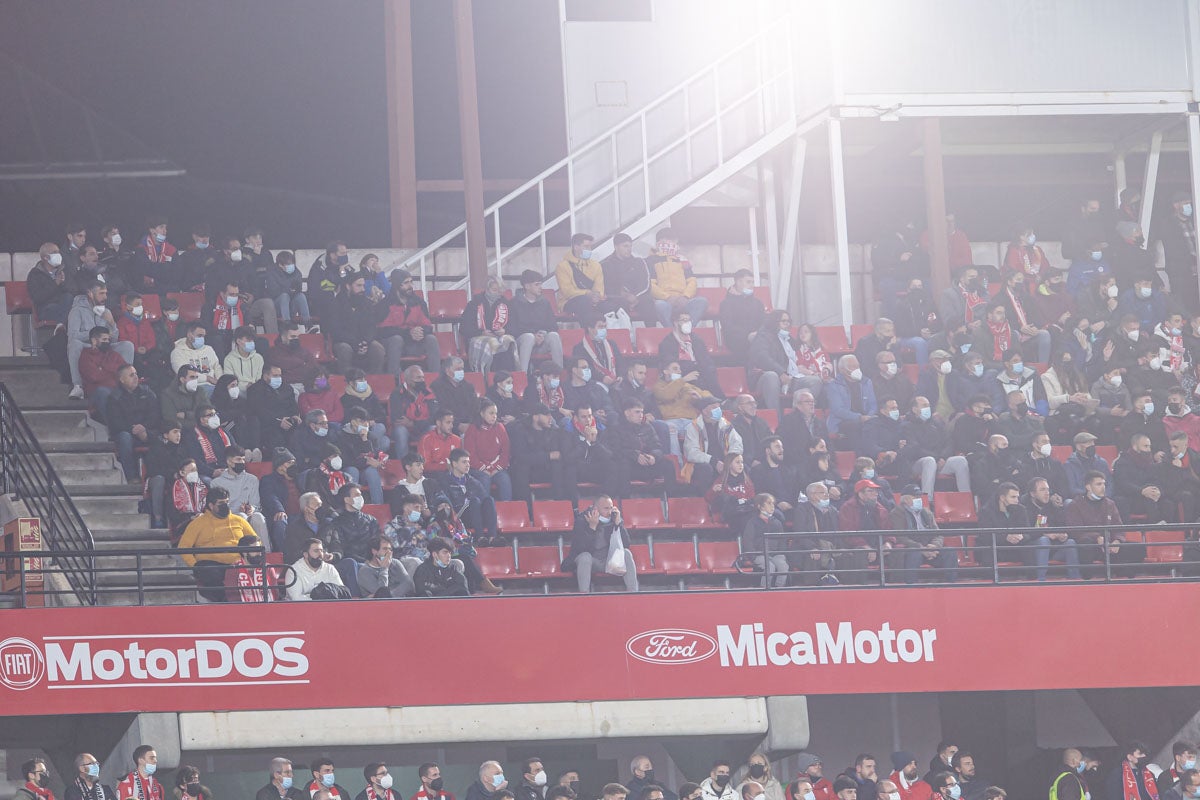 Fotos: Encuéntrate en la grada del Granada-Atlético de Madrid