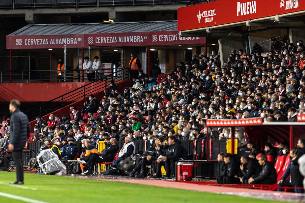 Fotos: Encuéntrate en la grada del Granada-Atlético de Madrid