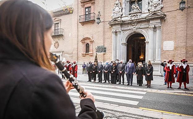 Imagen principal - Actos en el exterior de la basílica. 