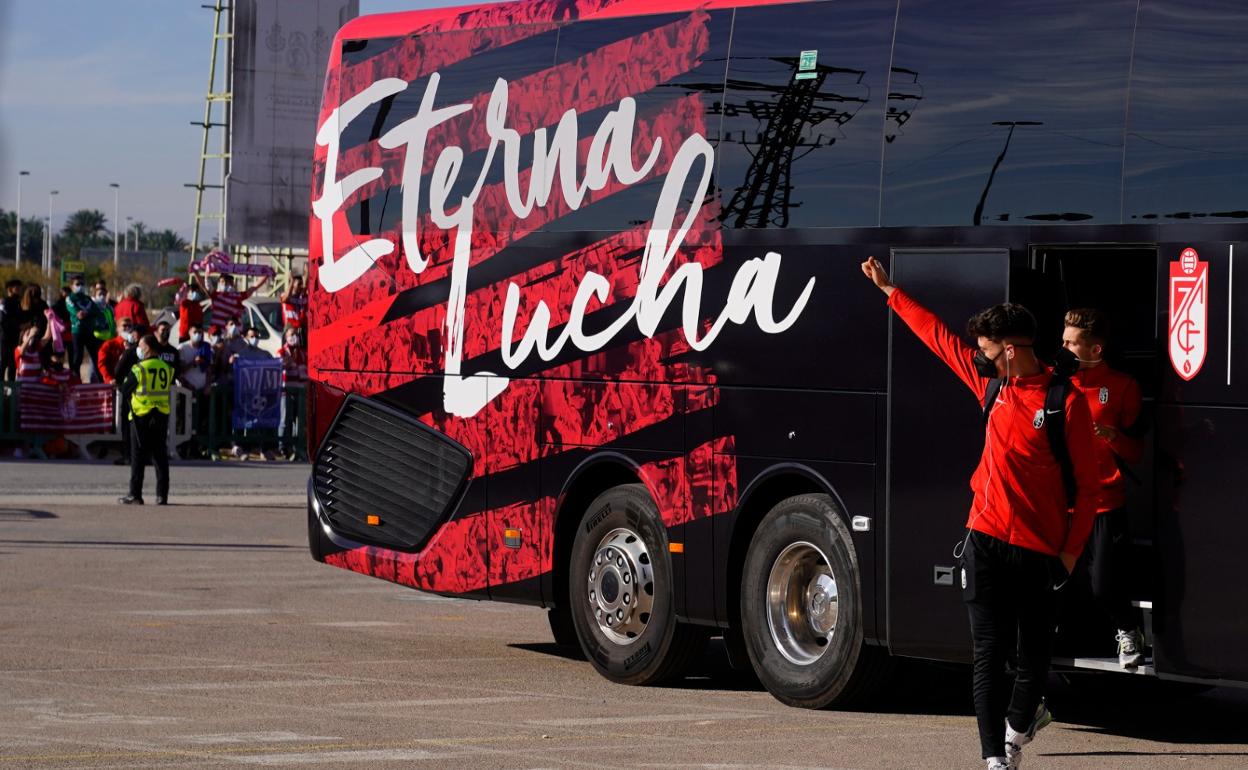 En directo | Sigue el encuentro entre Elche y Granada