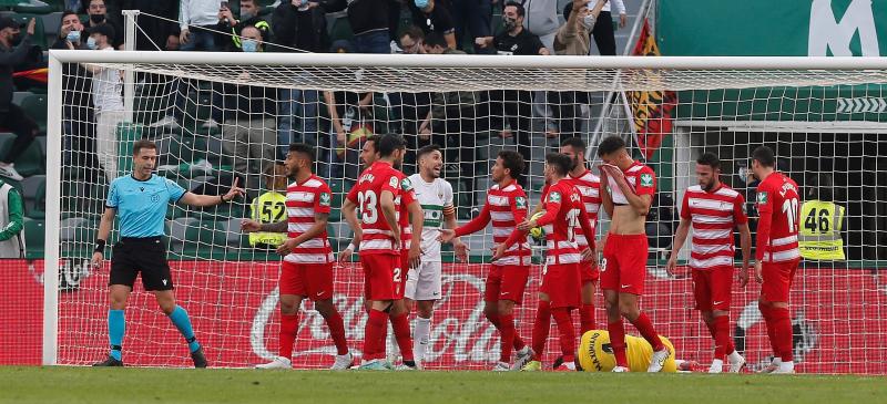 Las imágenes del partido entyre Elche y Granada