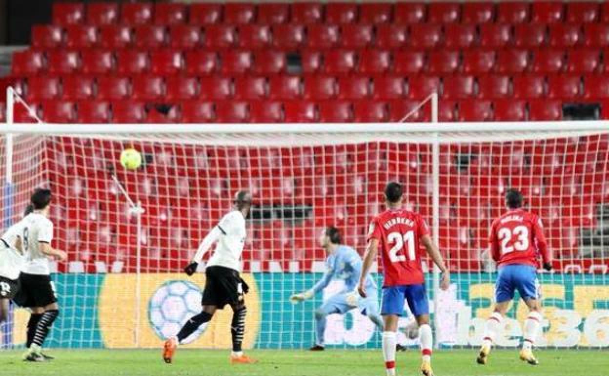 Jorge Molina marcó ante el Valencia uno de sus 15 goles en Liga como jugador rojiblanco. 