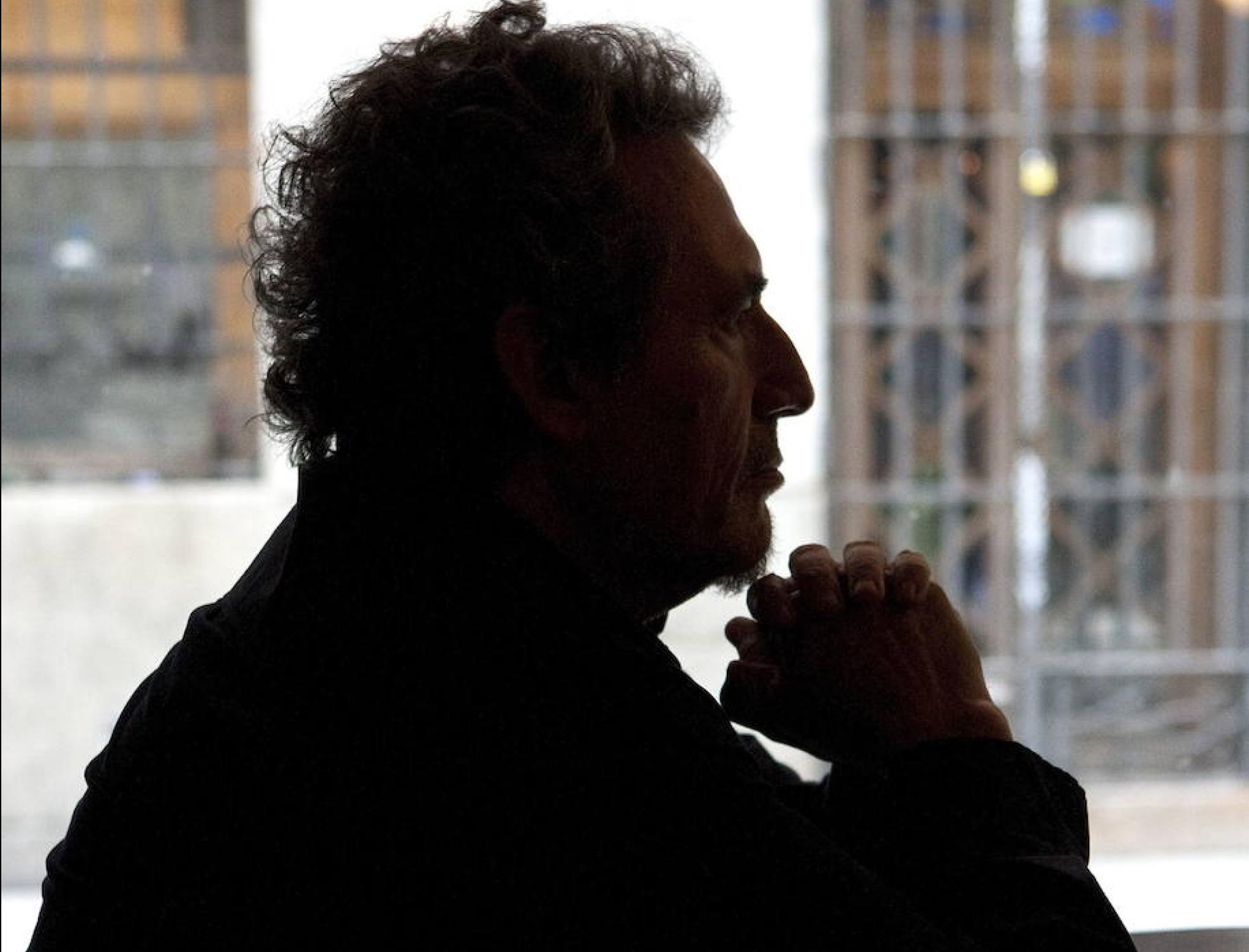 Miguel Ríos, en clave personal, reflexiona sobre sus orígenes, Granada y su percepción de la sociedad actual. 