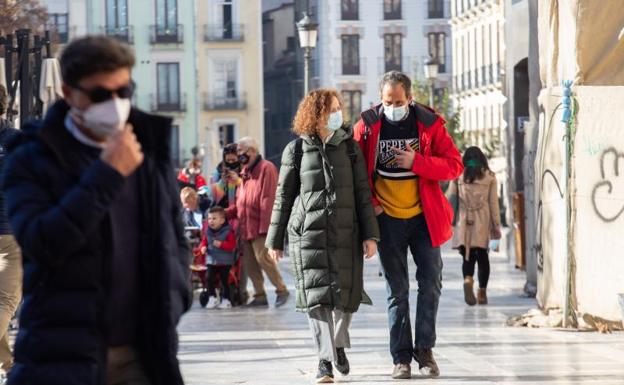 Los médicos de familia abogan por tratar la covid como la gripe, eliminar las mascarillas y todas las restricciones