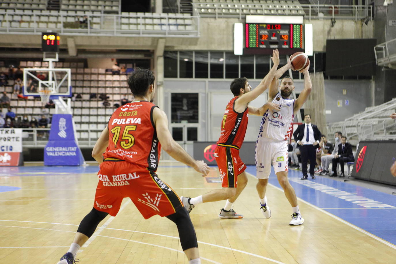 El Covirán mira a la Copa, como Costa e Iriarte a Matulionis.